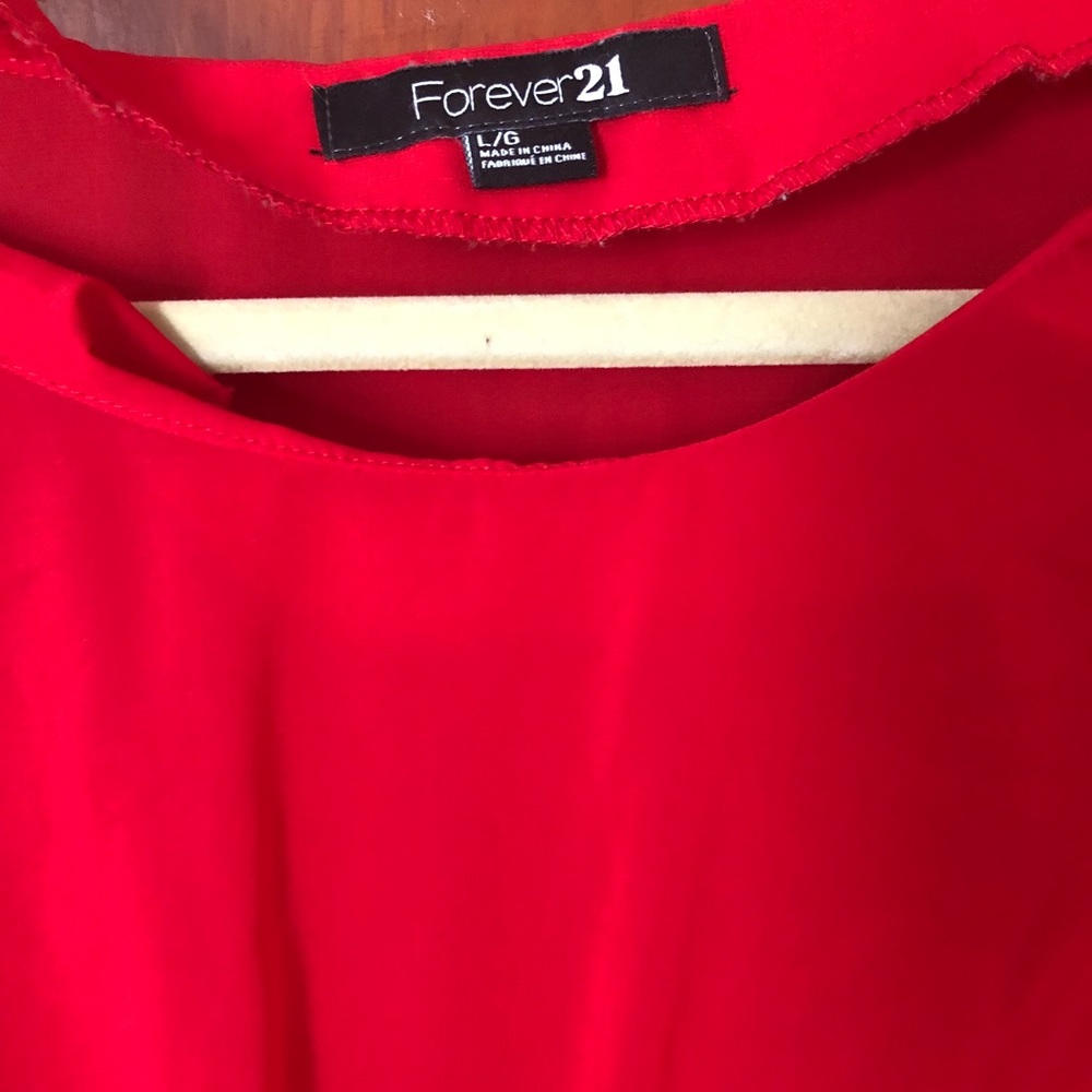 Red shirt - Picture 2 of 2